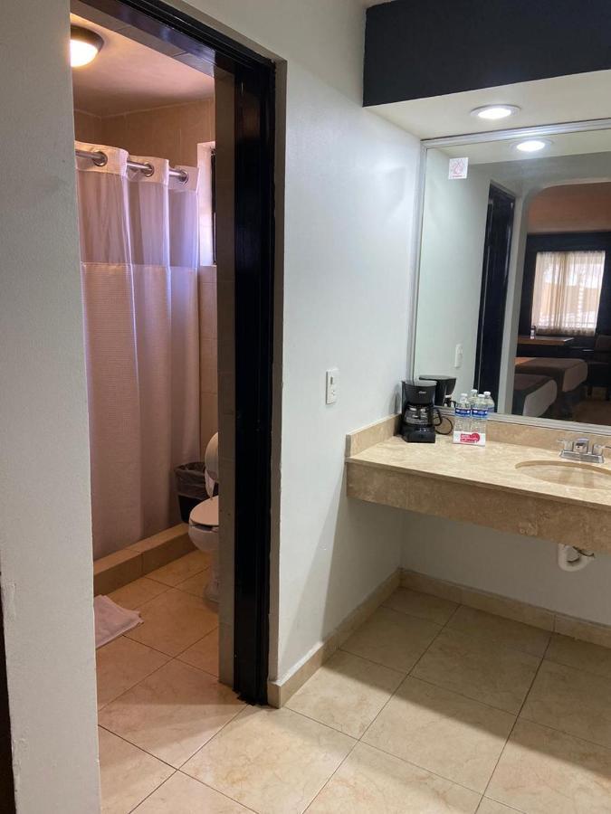 Hotel La Finca 埃莫西约 外观 照片