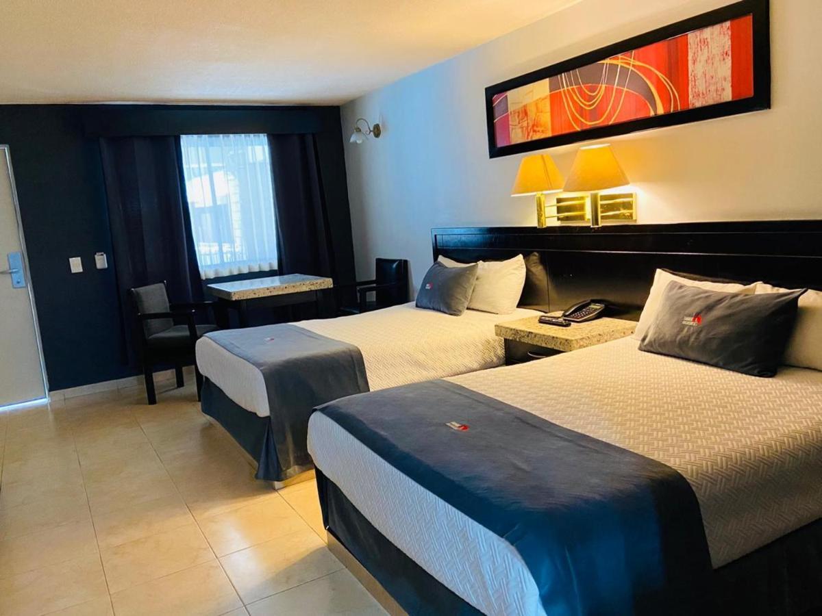 Hotel La Finca 埃莫西约 外观 照片